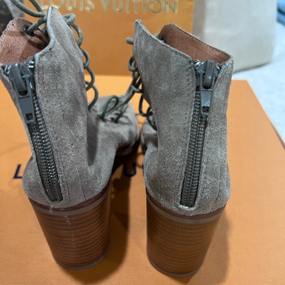 Jefrey Campbel lace up ankle boots - Picture 4 of 6